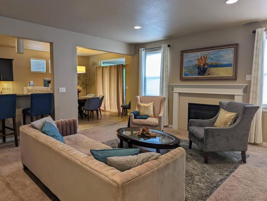 Spacious 3-Bedroom Home With Outdoor Space Eugene Eksteriør billede