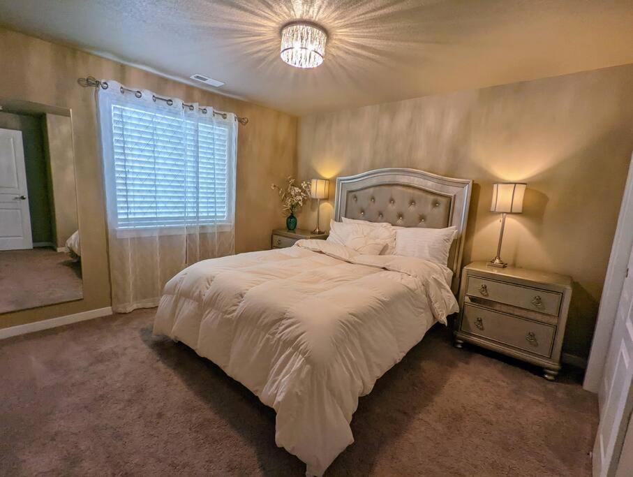 Spacious 3-Bedroom Home With Outdoor Space Eugene Eksteriør billede