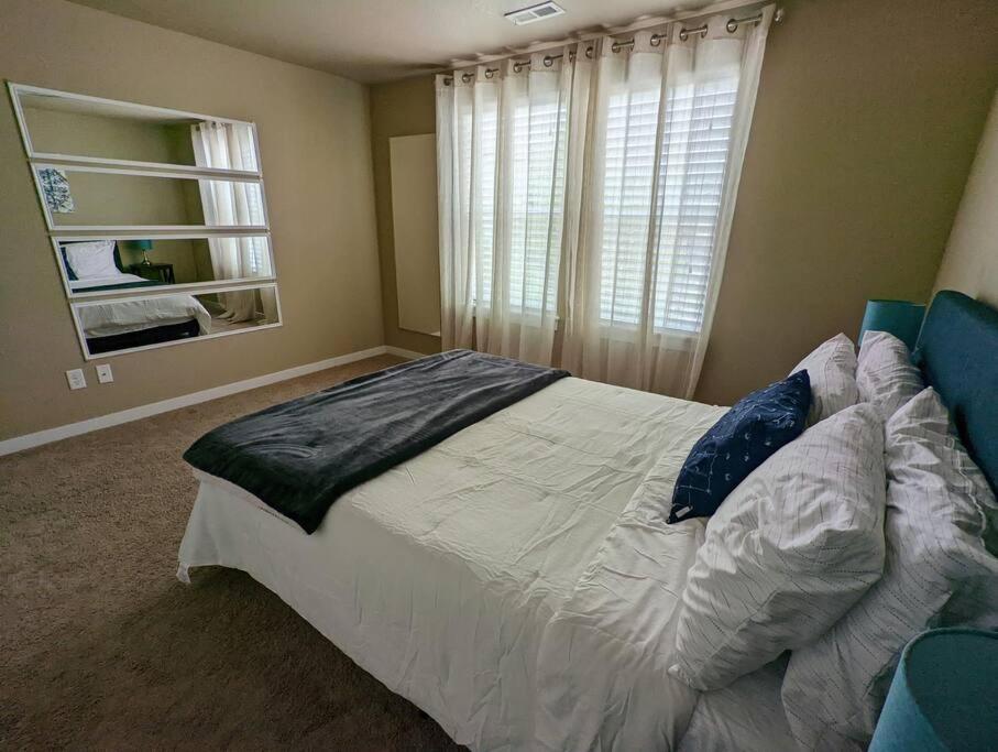 Spacious 3-Bedroom Home With Outdoor Space Eugene Eksteriør billede