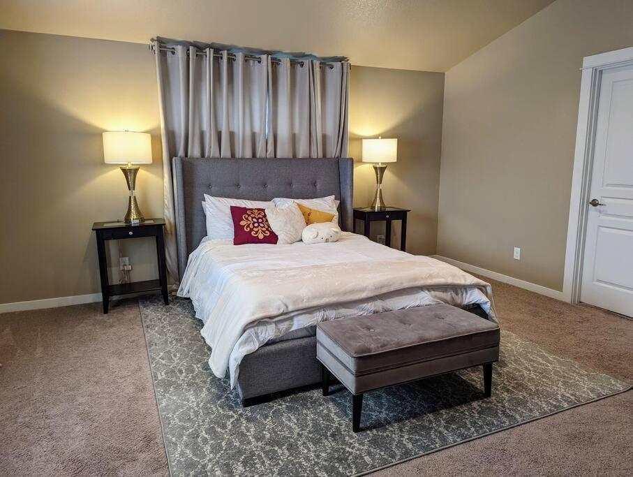 Spacious 3-Bedroom Home With Outdoor Space Eugene Eksteriør billede